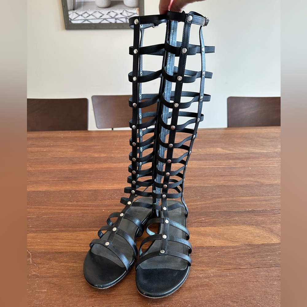 Stuart Weitzman Black Leather Gladiator Knee High Sandals Size 7.5 Studded